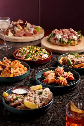 Tin Tin Bar | 沙田凯悦酒店 | 现场音乐驻场歌手 & 全新小食菜单