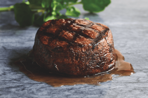 Morton’s Steakhouse：牛排与寿司限定菜单（4月17–30日